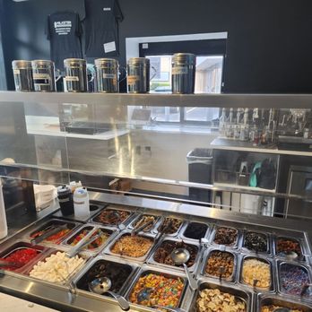 Mixter Nitrogen Creamery + Coffee - Toppings bar, really cool You add to send at the beginning and the end - Ice Cream & Frozen Yogurt Near Me - Jacksonville, Florida