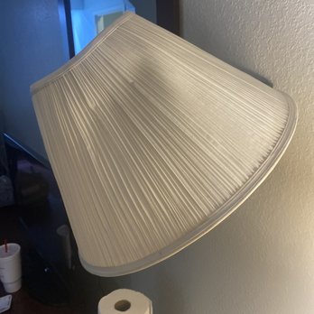 Executive Inn and Suites - Broken lamp - Hotels Near Me - West Columbia, Texas Executive Inn and Suites - Broken lamp - Hotels Near Me - West Columbia, Texas