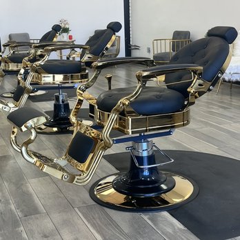Brows Threading - Clean chairs - Threading Services Near Me - Oceanside, California