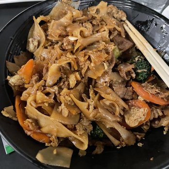 Chef's Choice Noodle Bar - Pad See - Ew - Thai Near Me - Bakersfield, California Chef's Choice Noodle Bar - Pad See - Ew - Thai Near Me - Bakersfield, California