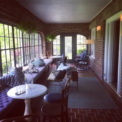 Bluestone Bed & Basecamp - Gorgeous enclosed patio/breakfast room