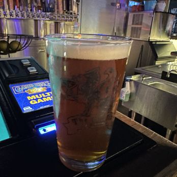 Hard Hat Lounge - Dive Bars Near Me - Las Vegas, Nevada Hard Hat Lounge - Dive Bars Near Me - Las Vegas, Nevada