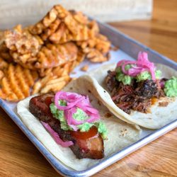 Great Notion Brewing - Alberta - Matt's bbq tacos. Photo by @martiwantsmore