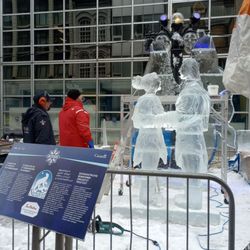Winterlude/Bal de Neige - Carving ice sculptures. Winterlude 2024, along Sparks Street.