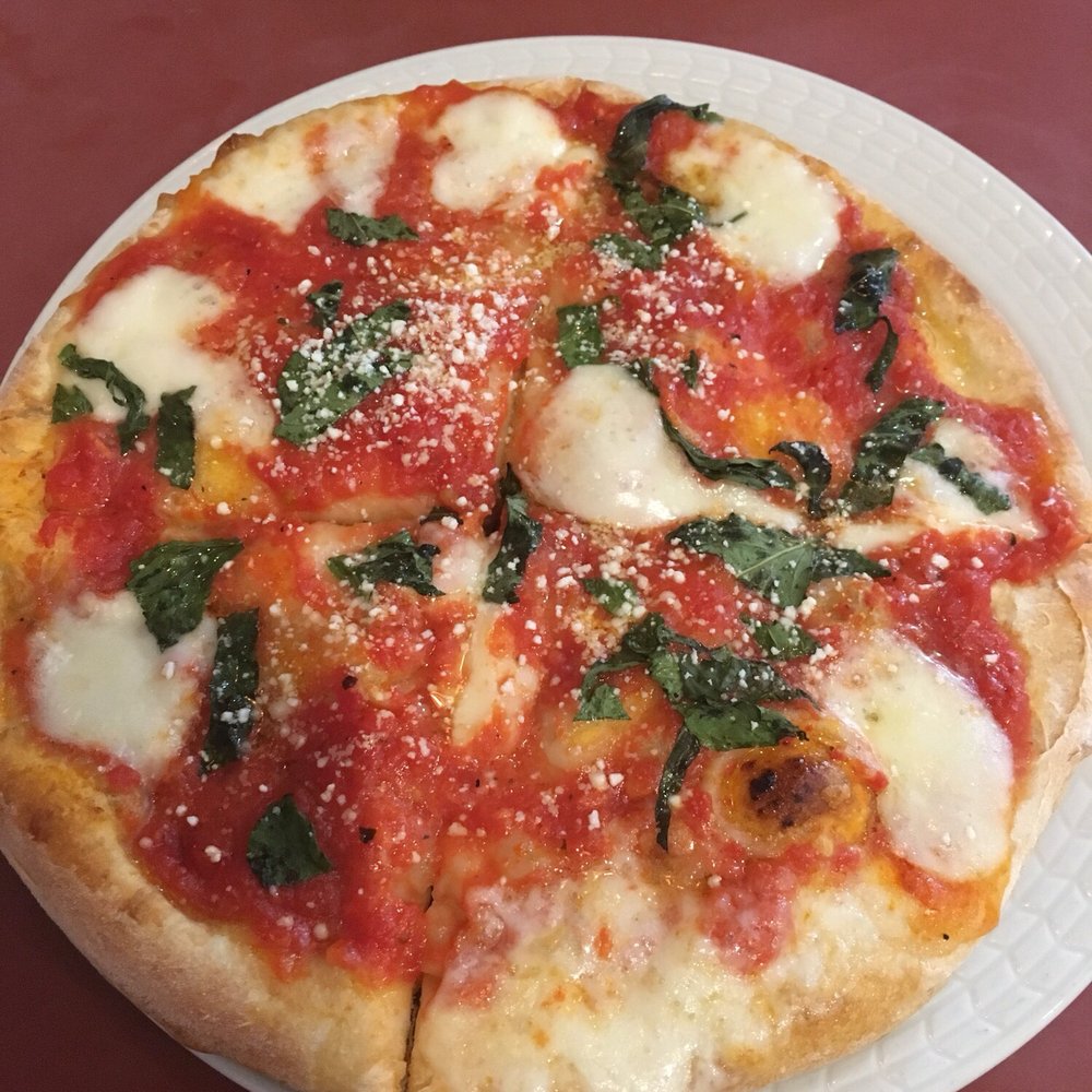 Margarita Pizza- deeeelish!!