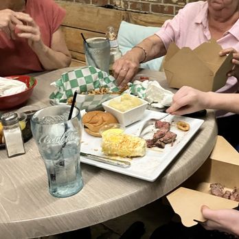 Crystal Lake Junction - Steak is good - American Near Me - Crystal Lake, Illinois