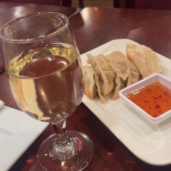 Tiparos - Pot Stickers Chicken and Pinot Grigio - Thai Near Me - Chicago, Illinois