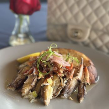 Coastal Fish Company - Sautéed Blue Crab Claws * Bacon and shallots with Garlic butter sourdough - Seafood Near Me - Memphis, Tennessee