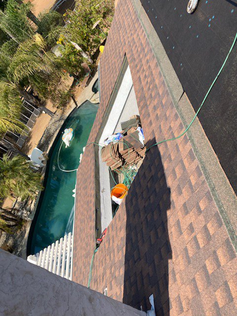 Slide of Gonzalo Roofing