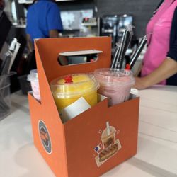 Paris Banh Mi Cafe & Bakery - Mango and strawberry slushies