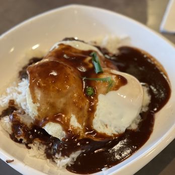 Moena Café - Short rib Loco Moco - Cafes Near Me - Honolulu, Hawaii Moena Café - Short rib Loco Moco - Cafes Near Me - Honolulu, Hawaii