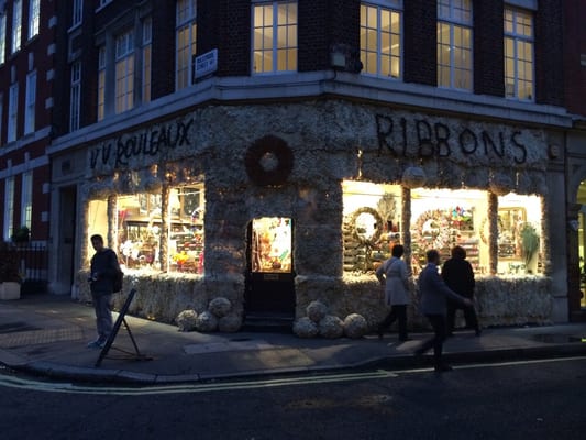 V V Rouleaux by null