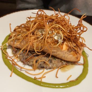 Lockwood Restaurant & Bar - Salmon with onion strips - New American Near Me - Chicago, Illinois