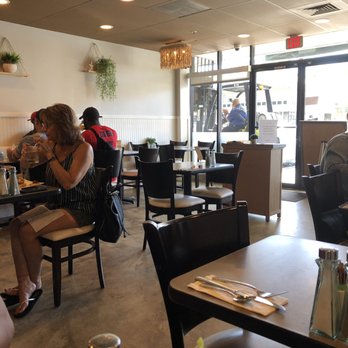 Moena Café - Dining area - Cafes Near Me - Honolulu, Hawaii Moena Café - Dining area - Cafes Near Me - Honolulu, Hawaii