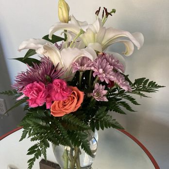 Beavercreek Florist - Good anniversary arrangement - Florists Near Me - Dayton, Ohio Beavercreek Florist - Good anniversary arrangement - Florists Near Me - Dayton, Ohio