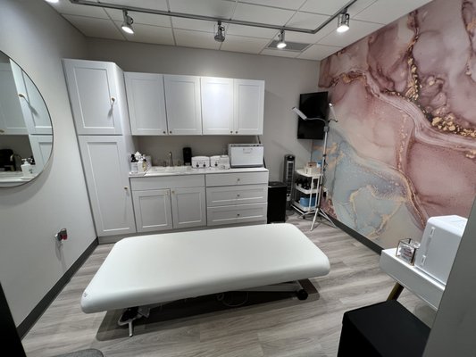 HELLO SUGAR - REA FARMS - Waxing in Charlotte, North Carolina at 9904