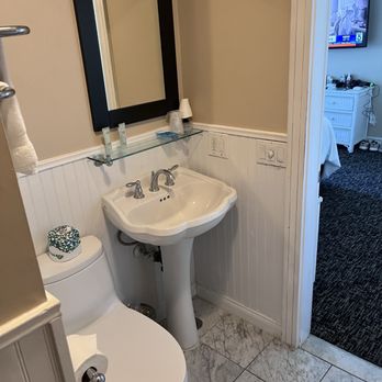 Glenmore Plaza Hotel - Hotels Near Me - Avalon, California Glenmore Plaza Hotel - Hotels Near Me - Avalon, California