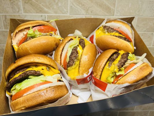 In-N-Out Burger by null