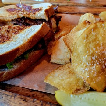 Finneys Crafthouse - Porter Ranch - Smoked Tri-Tip Sandwich - New American Near Me - Porter Ranch, California