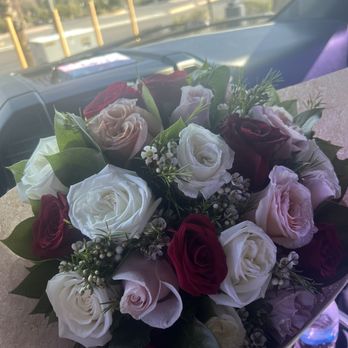 A Garden Floral - Custom wrap - Florists Near Me - Las Vegas, Nevada A Garden Floral - Custom wrap - Florists Near Me - Las Vegas, Nevada