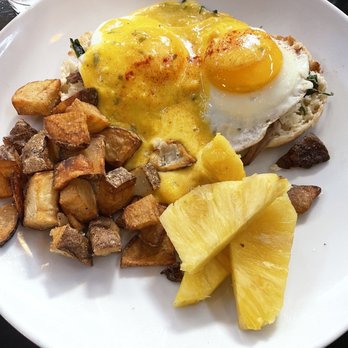 Hecks - Prime rib benedict - Breakfast & Brunch Near Me - Cleveland, Ohio Hecks - Prime rib benedict - Breakfast & Brunch Near Me - Cleveland, Ohio