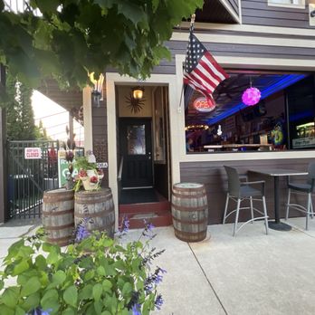Craft30 - Beer Bar Near Me - Sheboygan, Wisconsin