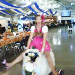 Monroe Oktoberfest - The entertaining Manuela Horn.