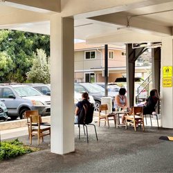 Breadshop - Outdoor seating in the parking lot