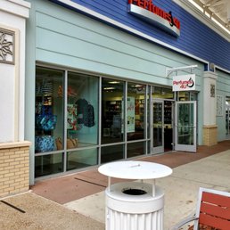 Exterior outside entrance of Perfumes 4 U - March 2021 - Lutz, Florida Exterior outside entrance of Perfumes 4 U - March 2021 - Lutz, Florida