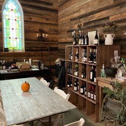 Grayhaven Winery - Interior / tasting room/ barn