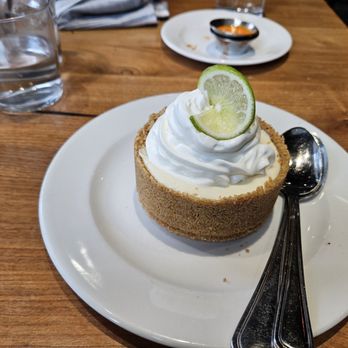 Burtons Grill & Bar - Key lime pie - New American Near Me - Sterling, Virginia