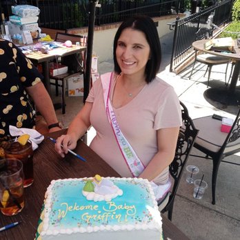Lotus Bakery - This was my $60.00 cake, could have just bought this from Ralph's bakery for $25.00..as you can tell, not the right frosting - Bakeries Near Me - San Fernando, California
