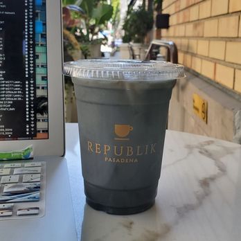 Republik Coffee - Iced black vanilla latte - Coffee & Tea Near Me - Pasadena, California Republik Coffee - Iced black vanilla latte - Coffee & Tea Near Me - Pasadena, California