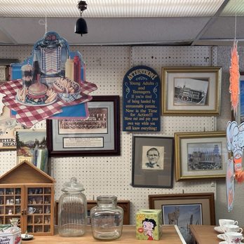 Joye’s Ice Cream Parlor - Joye's Ice Cream Parlor - Ice Cream & Frozen Yogurt Near Me - Barrie, Ontario