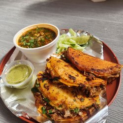 Taqueria El Compa - Birria tacos