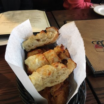 Salute - 4 cheese garlic bread - Italian Near Me - Hartford, Connecticut