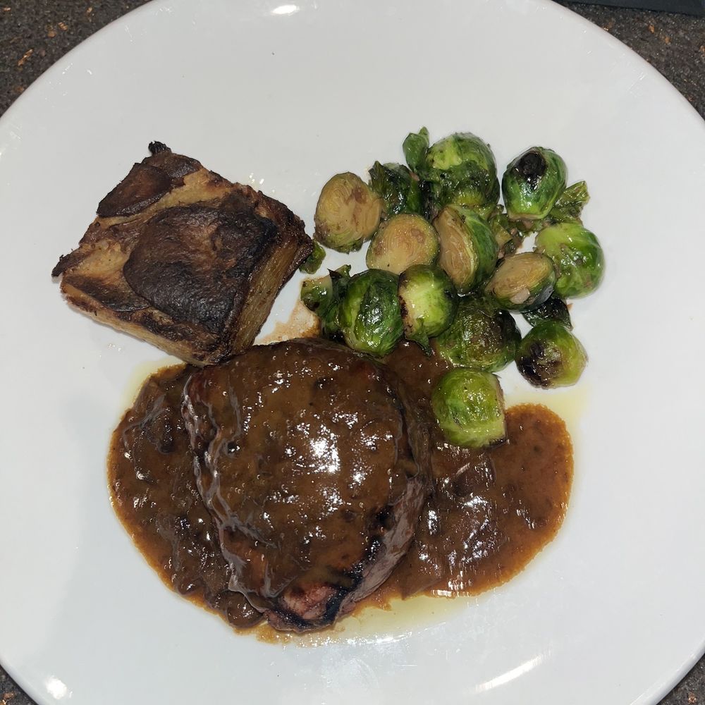 SURV Restaurant - Filet mignon - Wine Bars Near Me - Easton, Pennsylvania