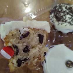 The Cupcake Lounge - Inside the cookie dough/chocolate chips cupcake. This one was the moistest and tastiest of the lot.