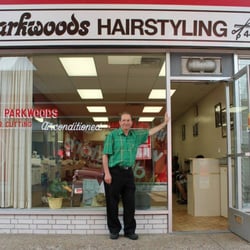 Parkwoods Men's Hairstyling - Lui (Owner) Photo by: Bruce Marshman