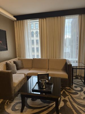 Metropolitan at The 9, Autograph Collection by null