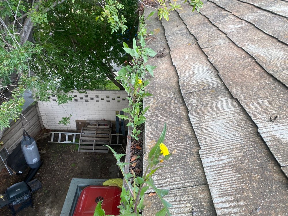 Slide of SD Supreme Roofing Services