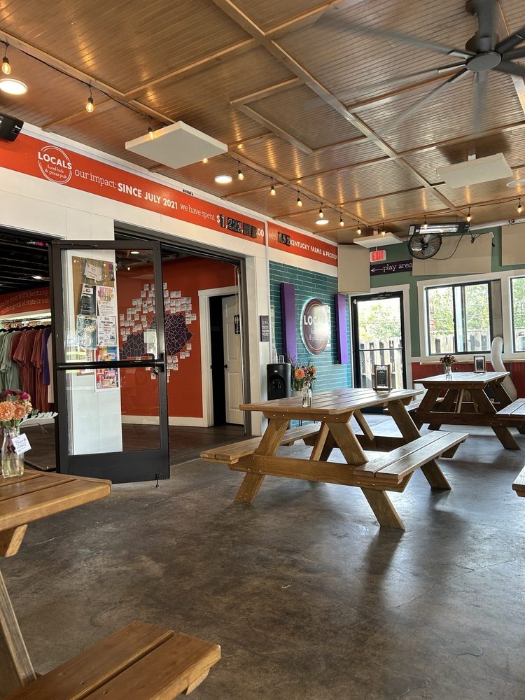 Locals Food Hub & Pizza Pub