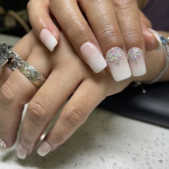 Maxiam Nail Bar - Nail Salons Near Me - Euless, Texas