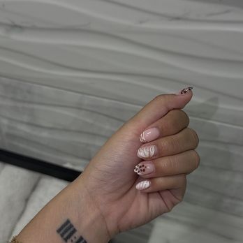 LaVang Nail Spa - Nail Salons Near Me - Largo, Florida
