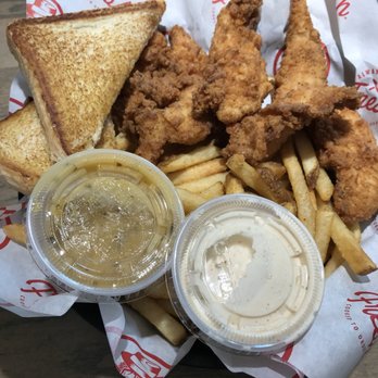 Slim Chickens - 5 tenders Combo - Chicken Shop Near Me - Mansfield, Texas