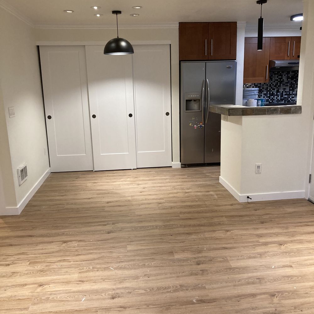 Baurer Construction & Flooring - Dining Area - Flooring Near Me - Gresham, Oregon Baurer Construction & Flooring - Dining Area - Flooring Near Me - Gresham, Oregon