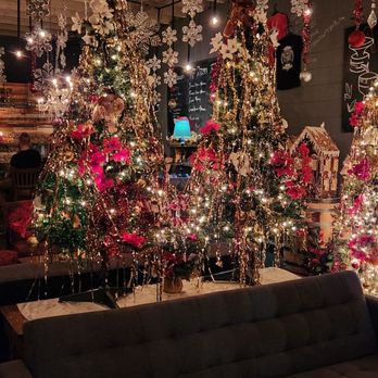 Artisan Craft Bar - Christmas Decorations - Distilleries Near Me - San Antonio, Texas