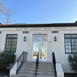 US Post Office - Front entrance