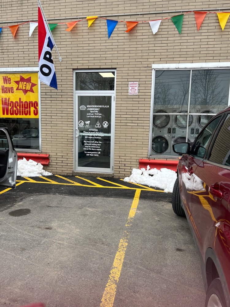 NEIGHBORHOOD PLAZA LAUNDROMAT 352 West First St S, Fulton, New York