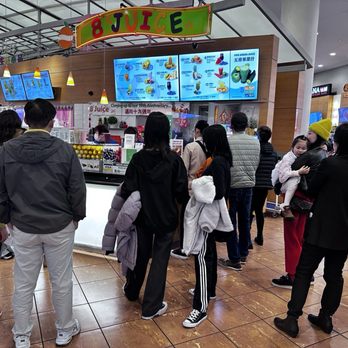 8 Juice - the wait in front of 8 juice - Juice Bars & Smoothies Near Me - Richmond, British Columbia